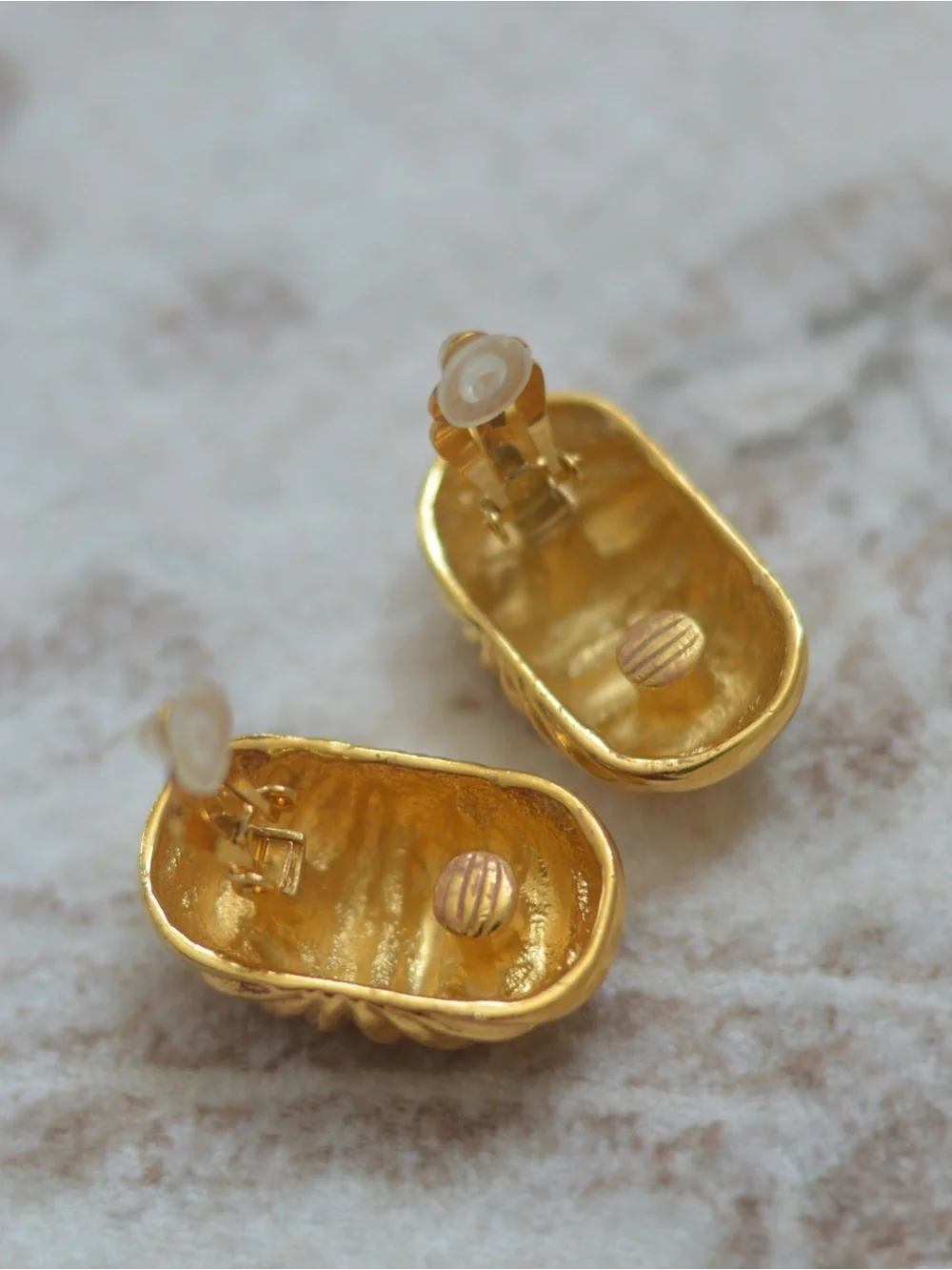 Large vintage givenchy chunky gold clip on shrimp ribbed earrings